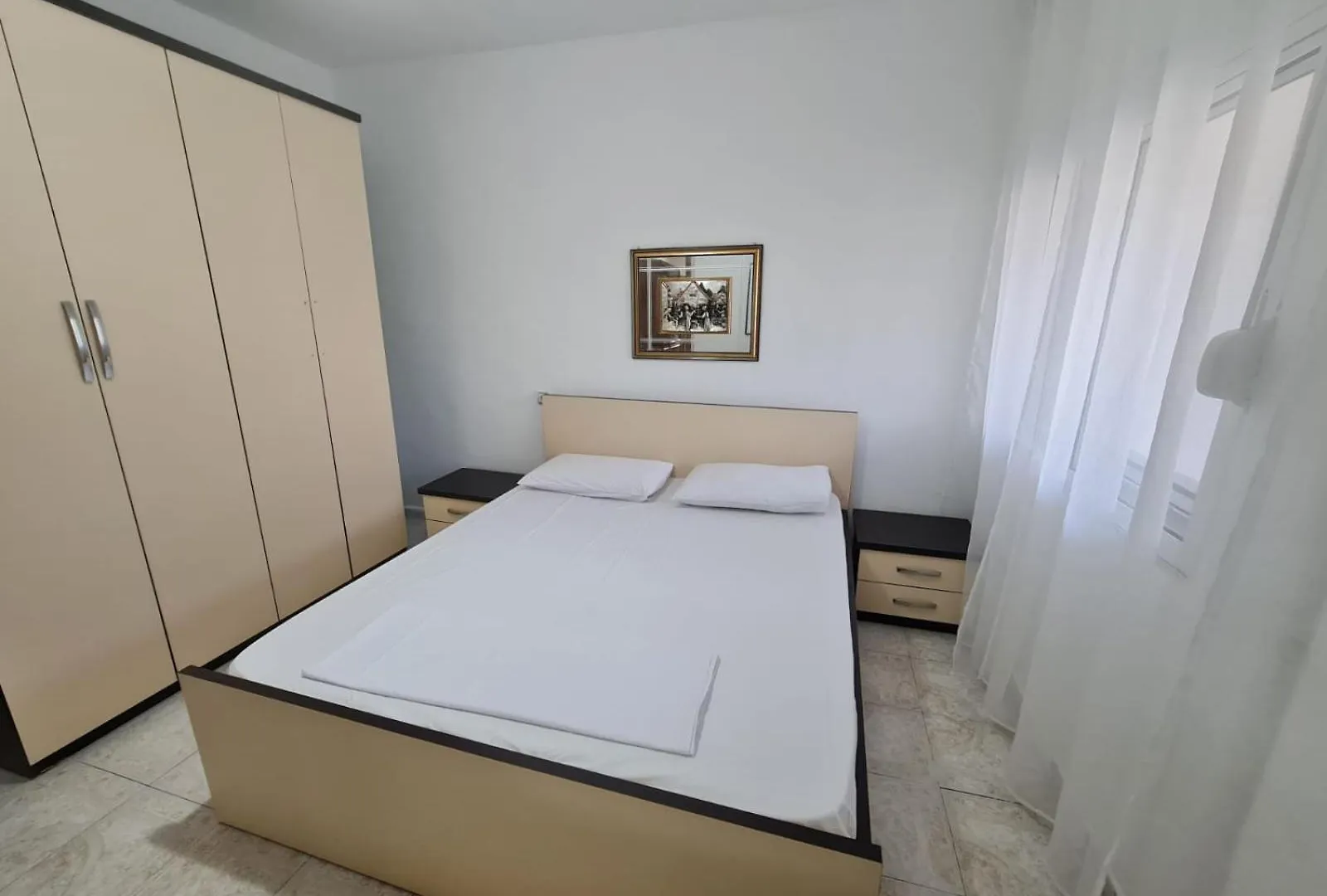 Vlore Apartment Aleks contacts